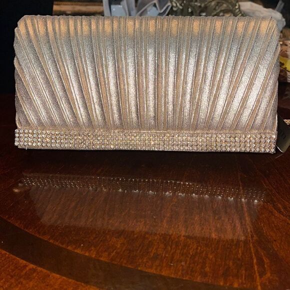 Lily Waters gold tone fabric rectangle shaped clutch - Picture 1 of 11